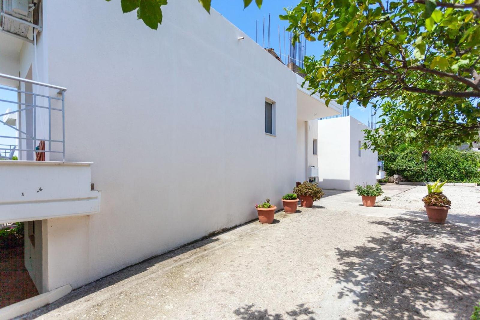 Zacharias Apartments Himare Exteriör bild