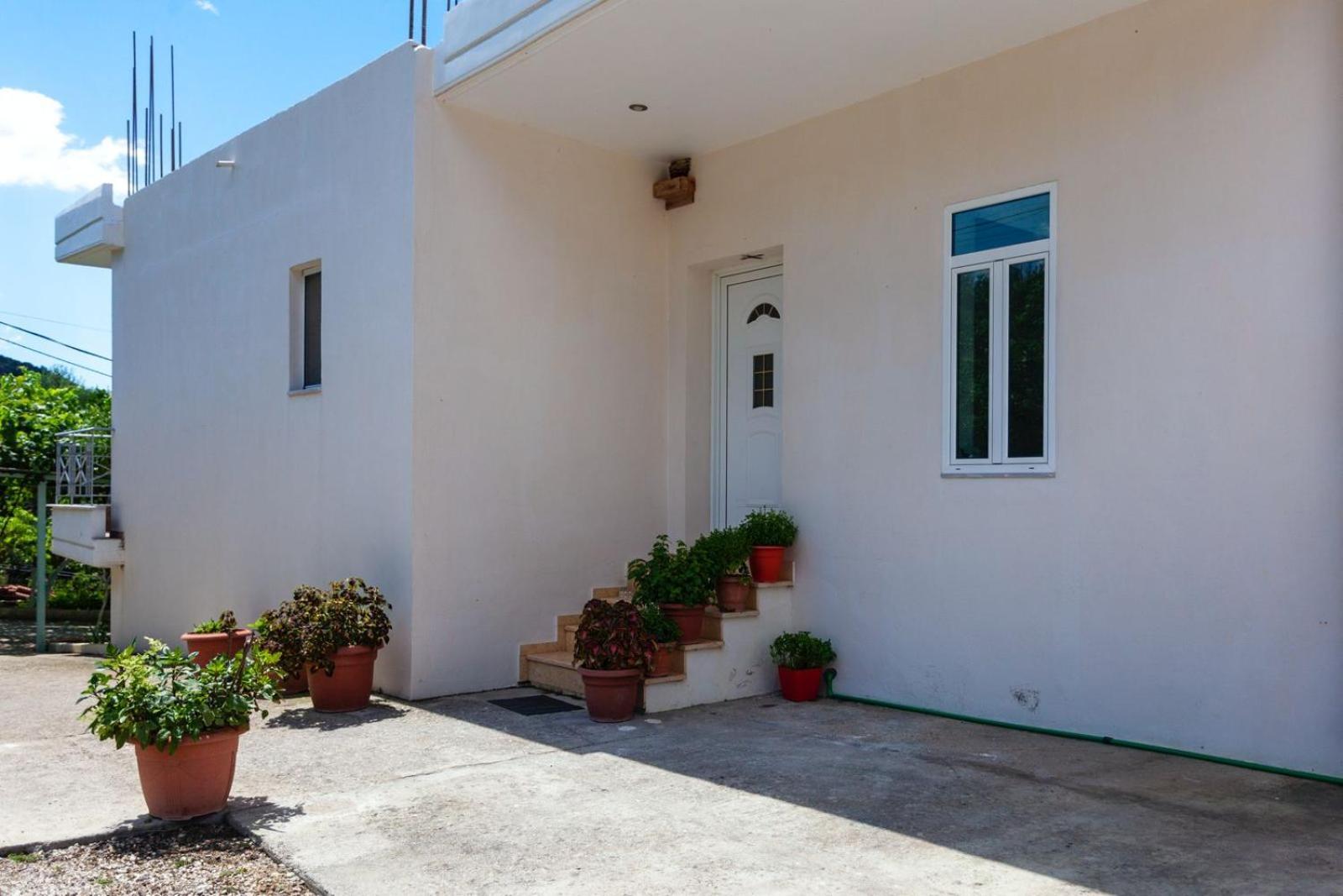 Zacharias Apartments Himare Exteriör bild