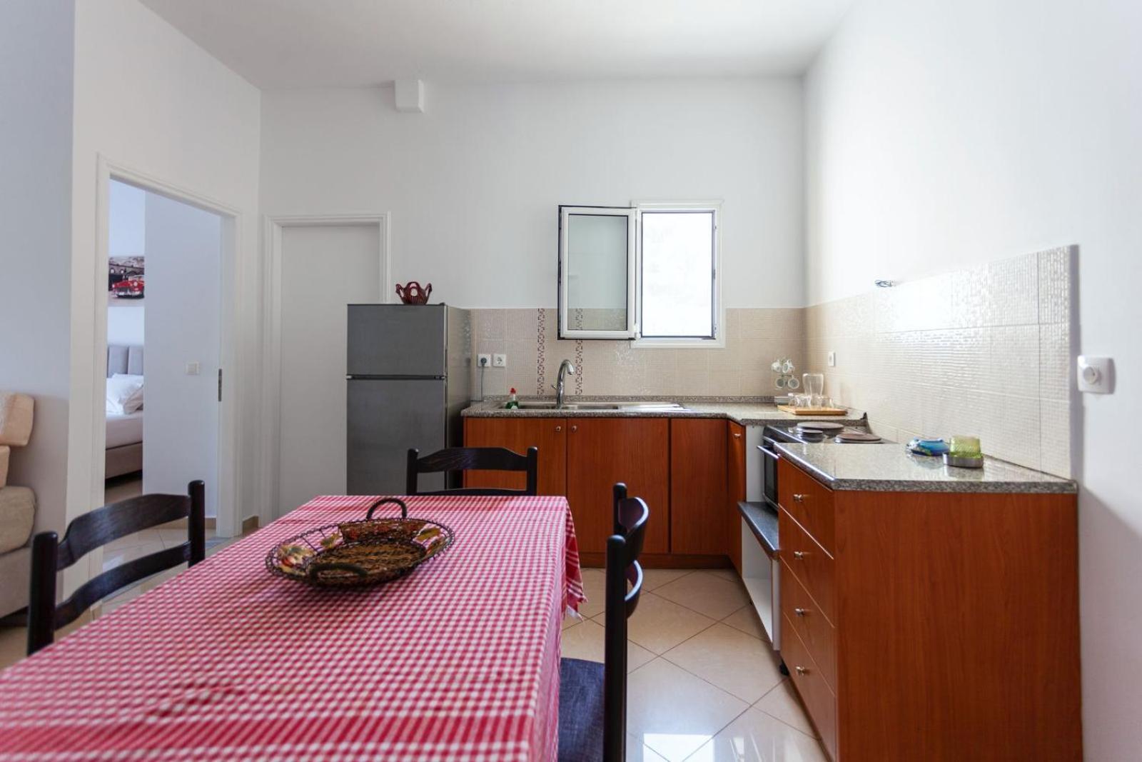 Zacharias Apartments Himare Exteriör bild