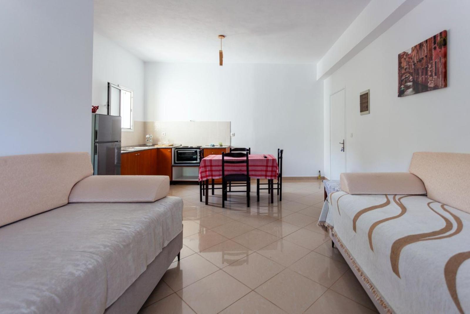 Zacharias Apartments Himare Exteriör bild