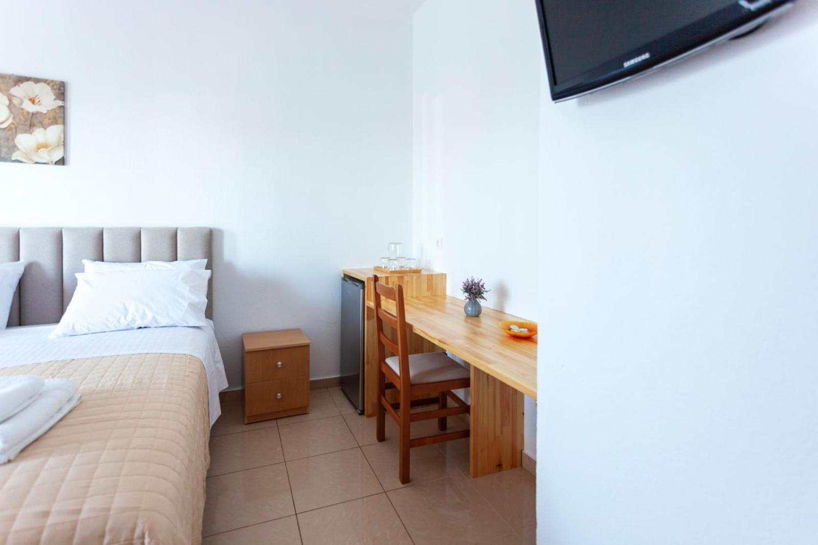 Zacharias Apartments Himare Exteriör bild