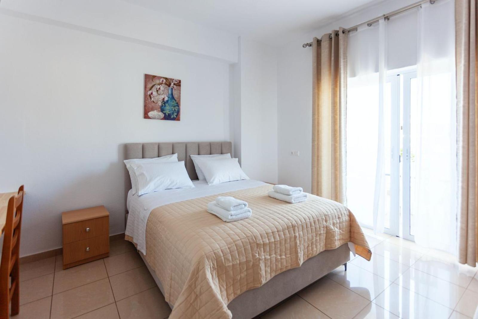 Zacharias Apartments Himare Exteriör bild